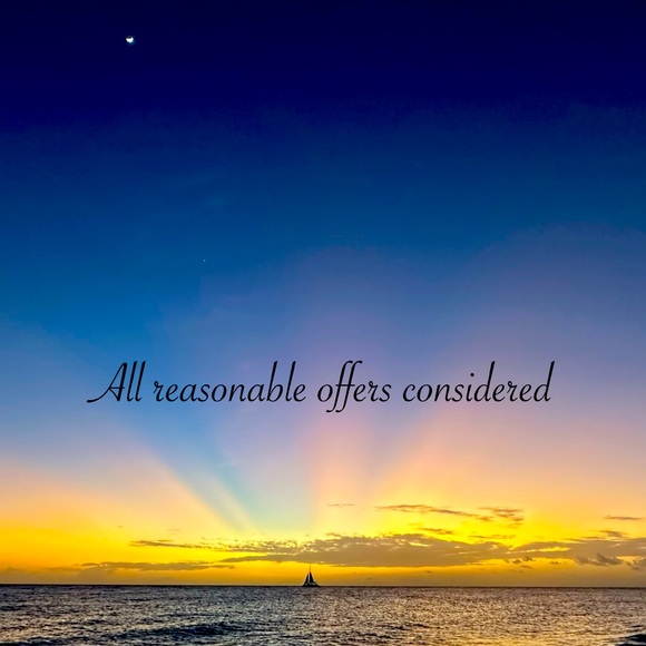 Meet your Posher, Nicole - Picture 1 of 1